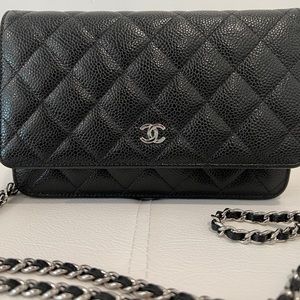 CHANEL Wallet on a Chain WOC